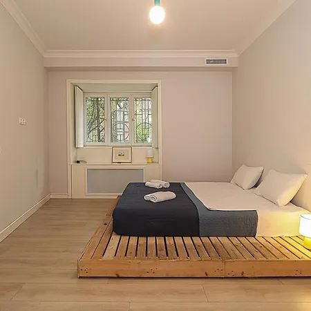 Mtatsminda Cozy Apt: Central & Comfy - By Wehost Tbilisi Exterior photo