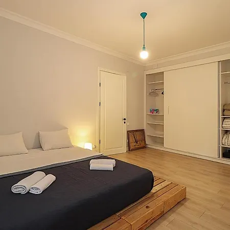 Mtatsminda Cozy Apt: Central & Comfy - By Wehost Tbilisi Exterior photo