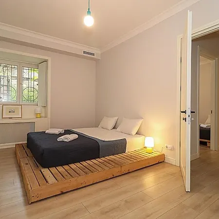 Mtatsminda Cozy Apt: Central & Comfy - By Wehost Tbilisi Exterior photo