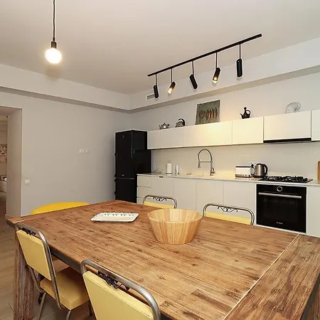 Mtatsminda Cozy Apt: Central & Comfy - By Wehost Tbilisi Exterior photo