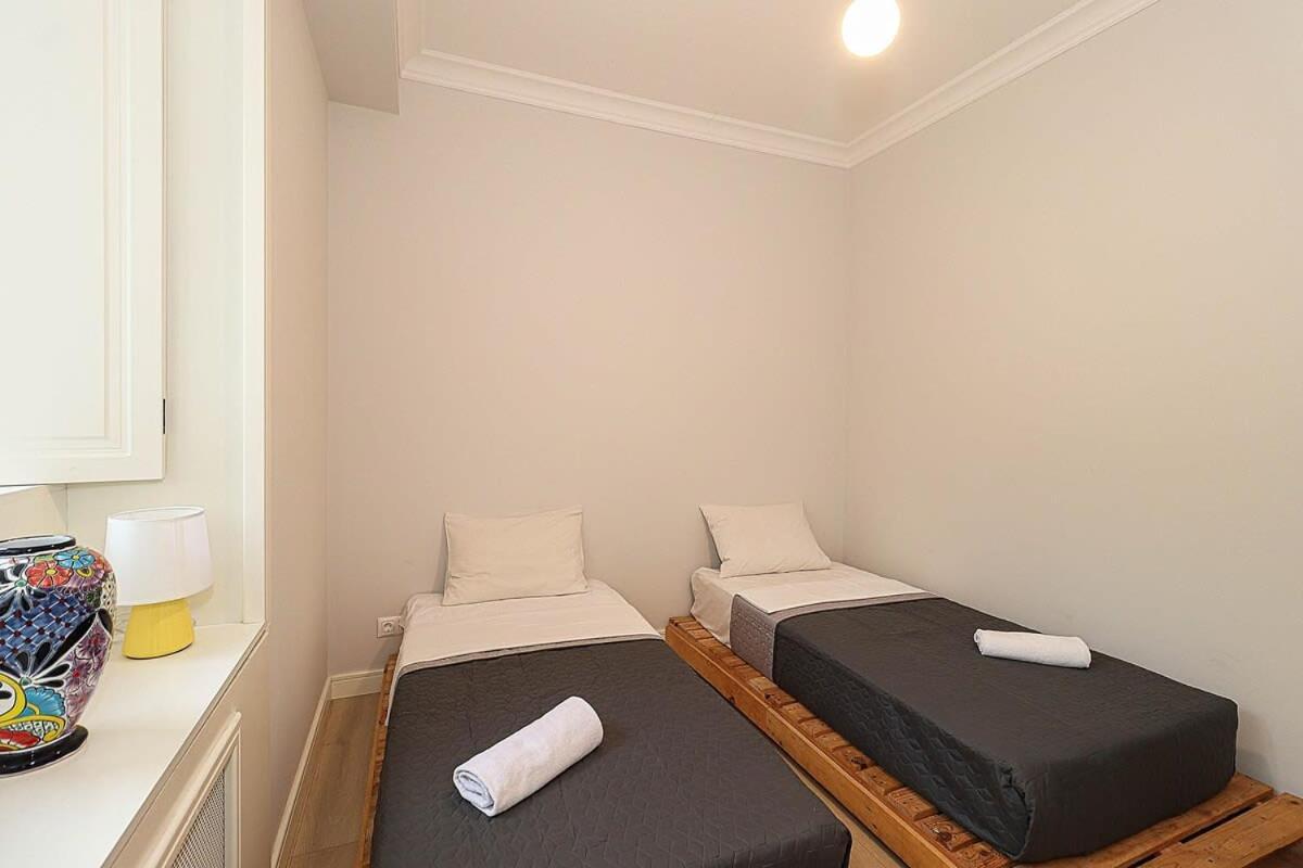 Apartment Mtatsminda Cozy Apt: & Comfy - By Wehost *