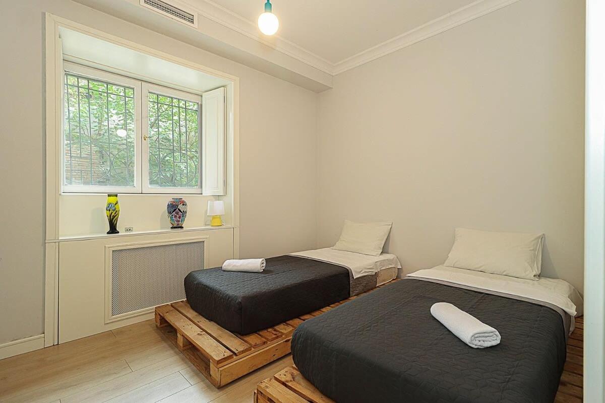 Mtatsminda Cozy Apt: & Comfy - By Wehost * Tbilisi