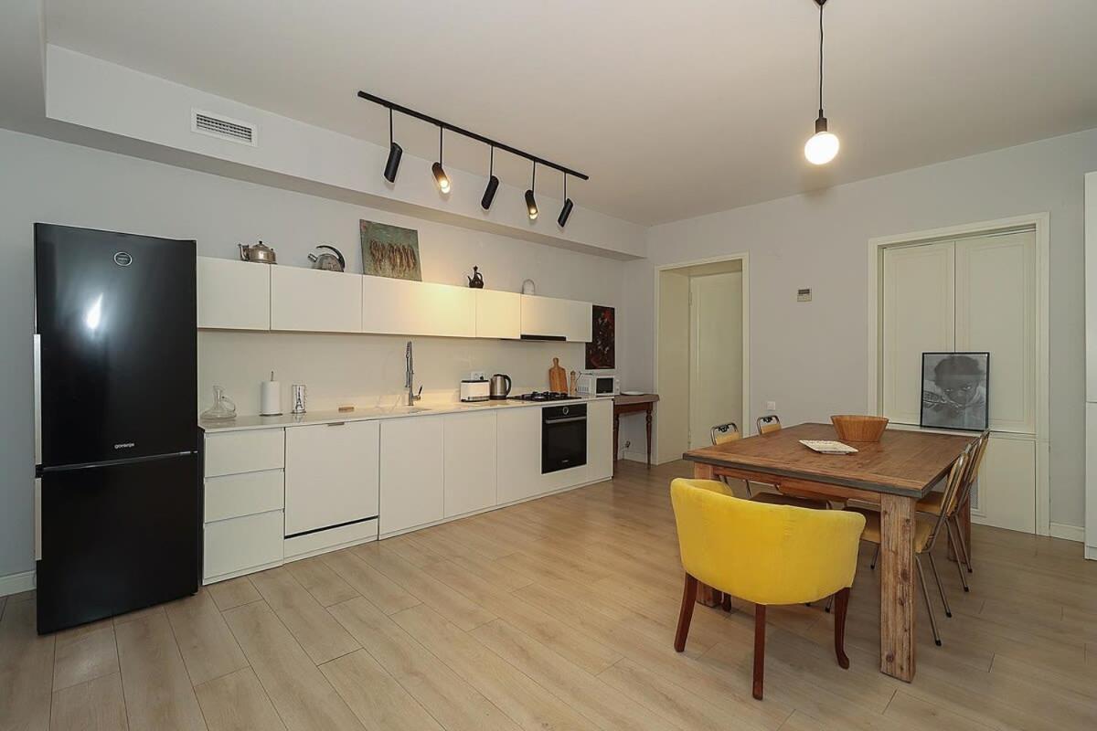 Daire Mtatsminda Cozy Apt: & Comfy - By Wehost *